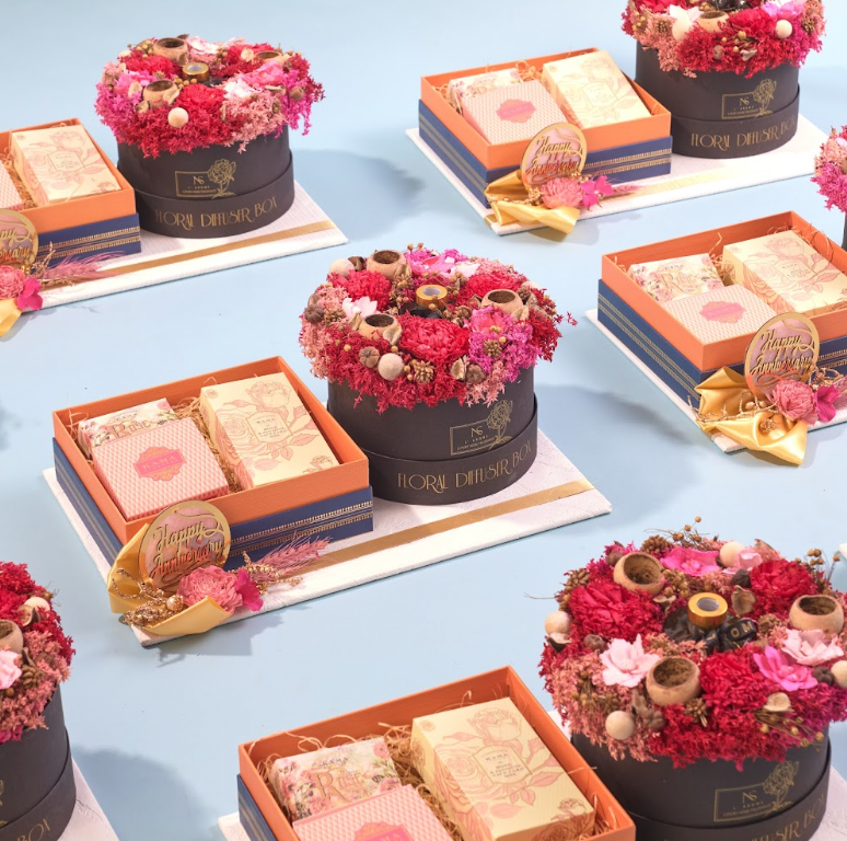 Floral Diffuser box on a tray with added gift of choice